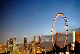 Singapore skyline and Sentosa holiday experiences